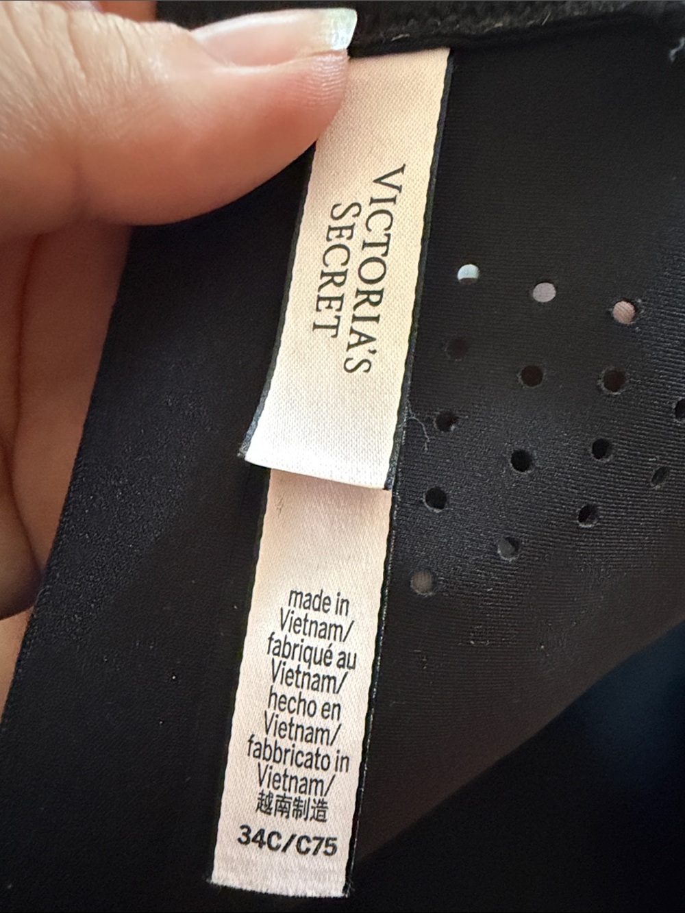 Victoria's Secret Black Seamless Wireless Molded Sports Bra 34C - Picture 2 of 3